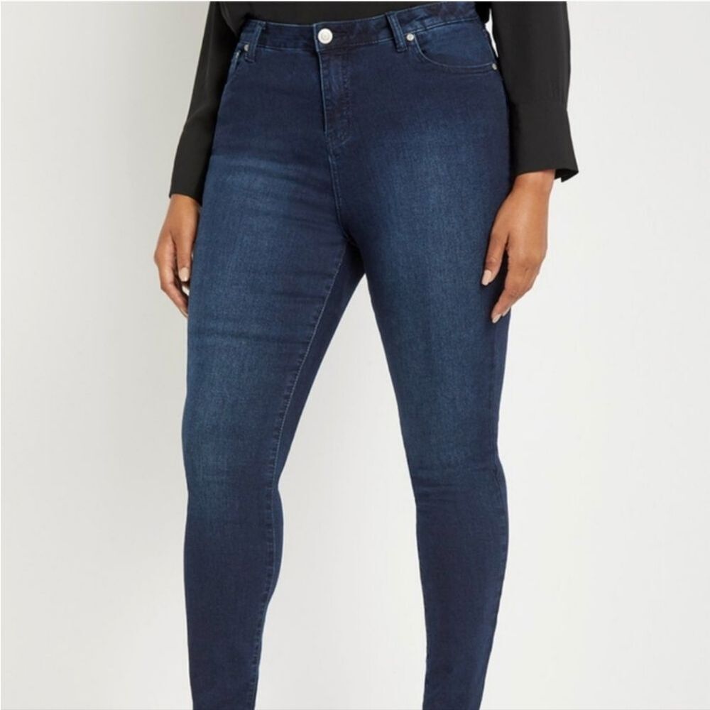 Eloquii DarkโWash Olivia Sculpting Jeans